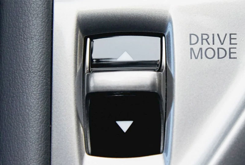 used Infiniti Q50 image2