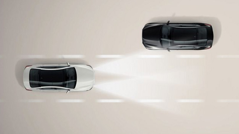 2021 Hyundai Elantra highbeams