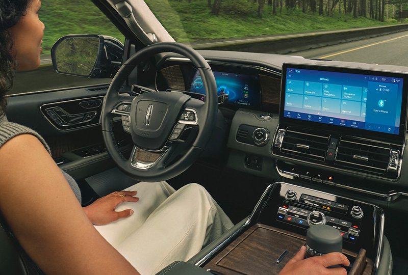 2023 Lincoln Navigator TECHNOLOGY