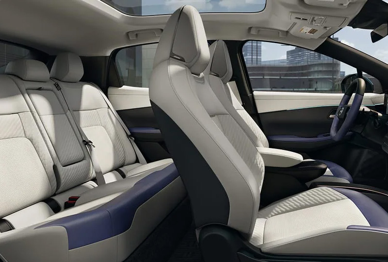 2026 NISSAN Leaf Interior