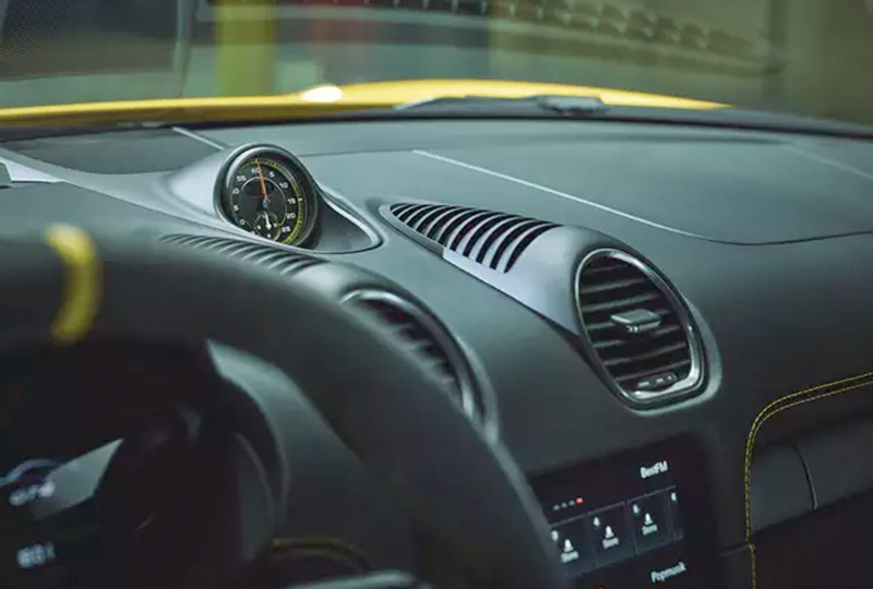 2021 Porsche 718 Cayman GT4 safety