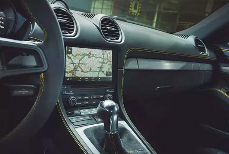 2021 Porsche 718 Cayman GT4 technology