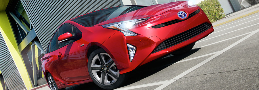 2017 toyota Prius Dramatic styling