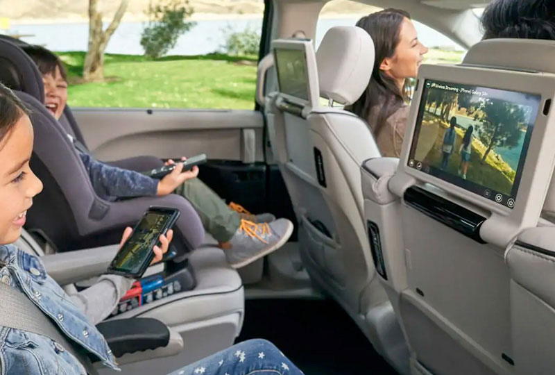 Used Chrysler Pacifica - Image 1