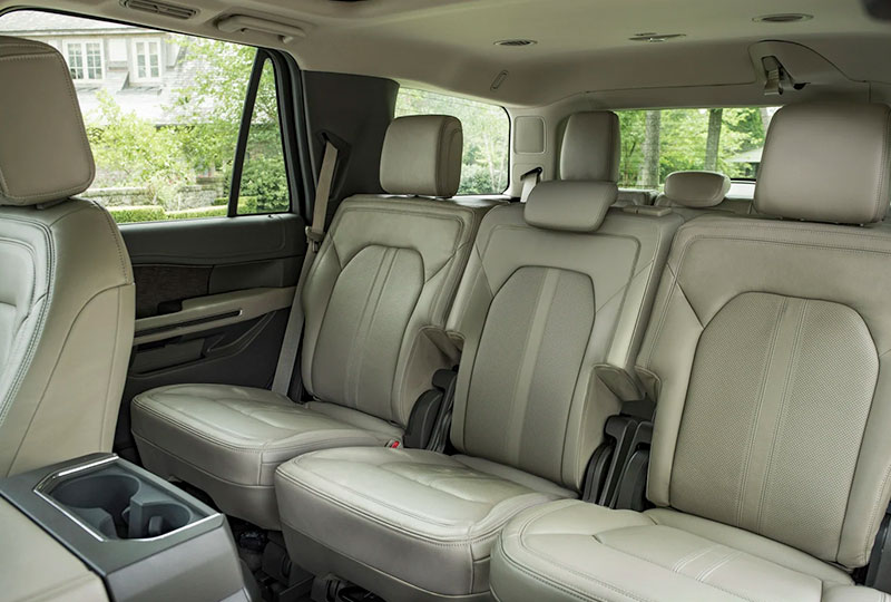 Used Ford Expedition - Image 2