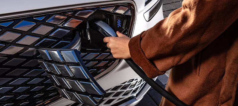 Genesis Electrified GV70 Charging    INTERIOR