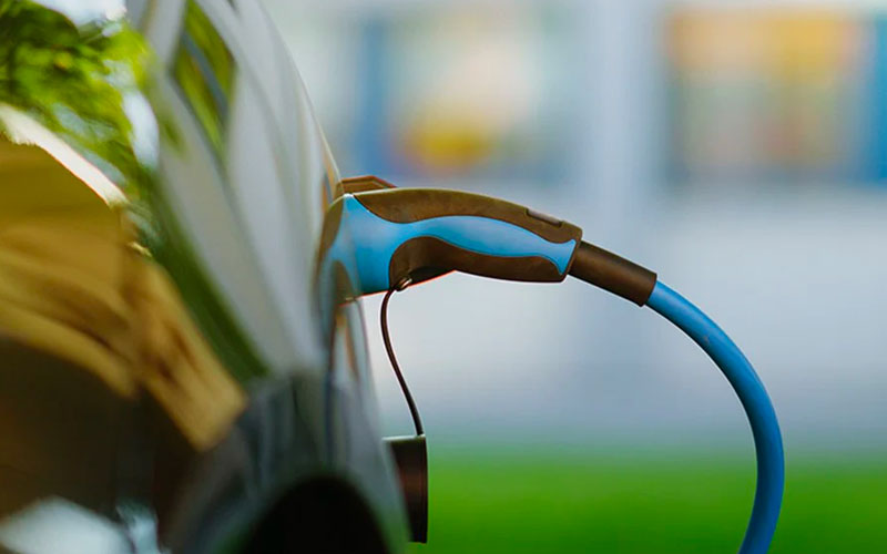 Benefits of Electrified Vehicles - low