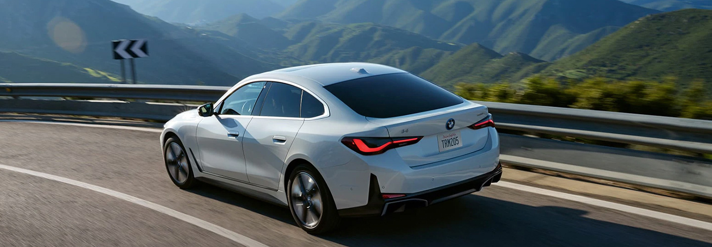 2022 BWM i4 header