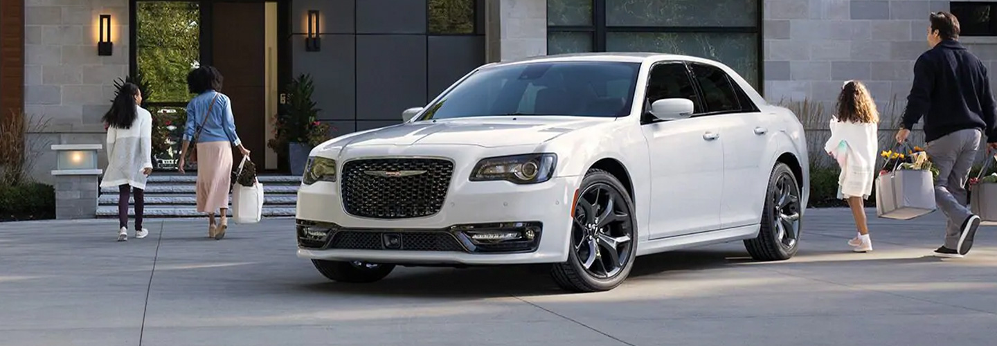 2021 Chrysler 300 Header
