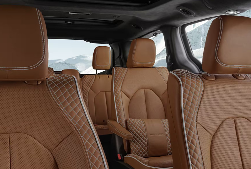2025 Chrysler Pacifica Plug-In Hybrid  Interior