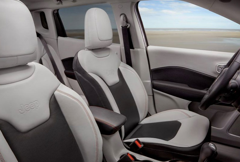 2021 Jeep compass room