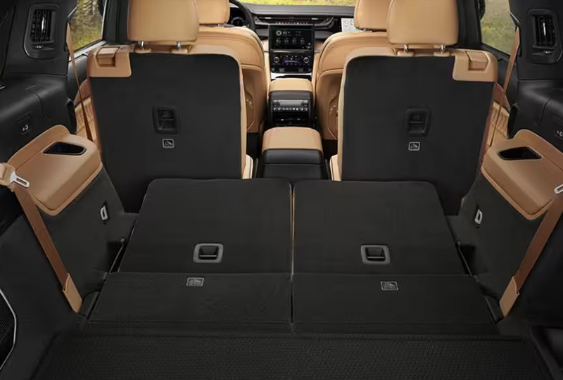 2024 Jeep Cherokee interior