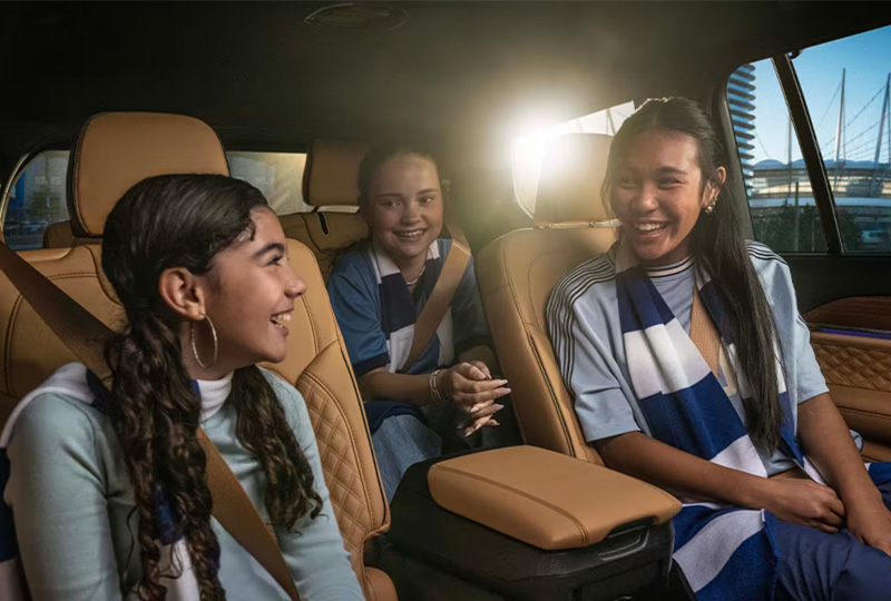 2025 Jeep Grand Cherokee Laredo   Technology