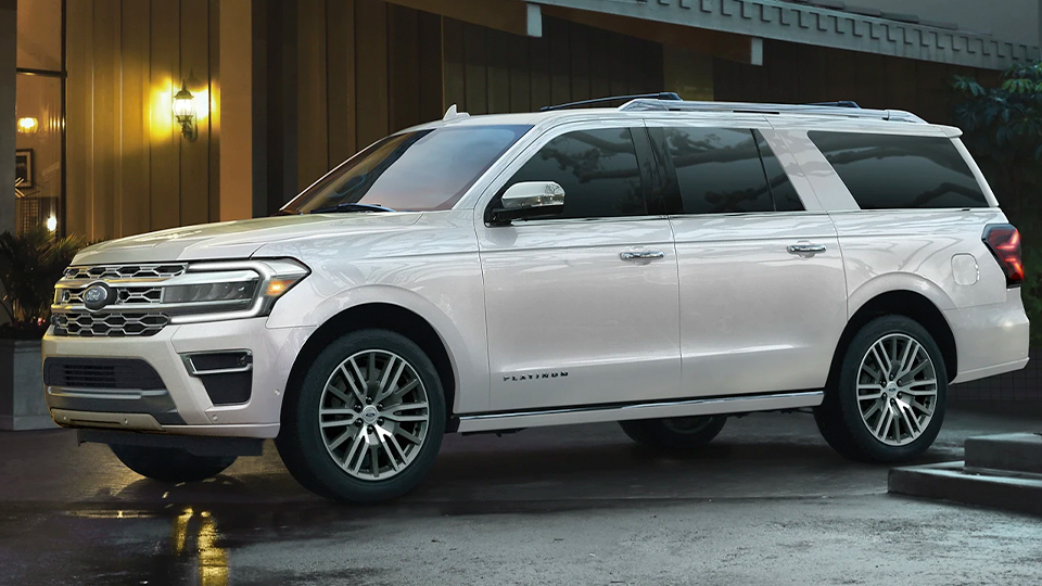 2023 Ford Expedition   Style
