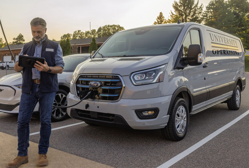 2025 Ford E-Transit Technology