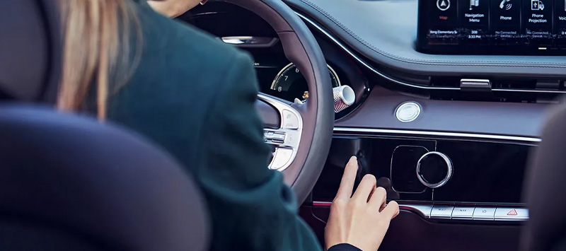 2025 Genesis GV70 Technology