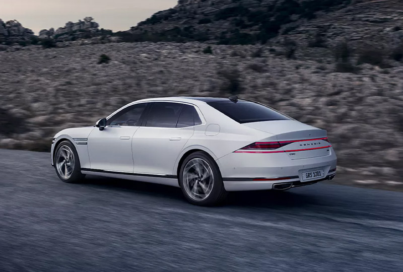2026 Genesis G90 PERFORMANCE
