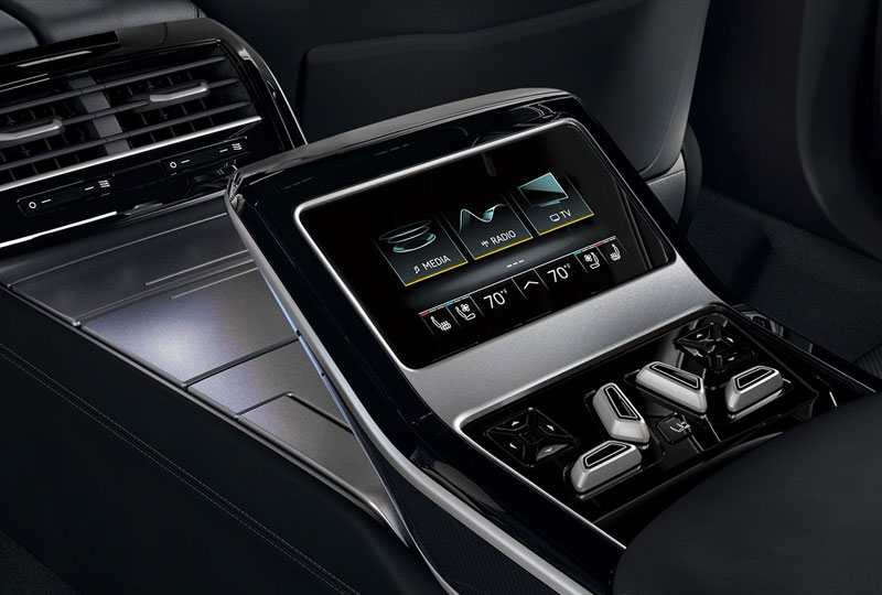 2025 Audi S8 technology