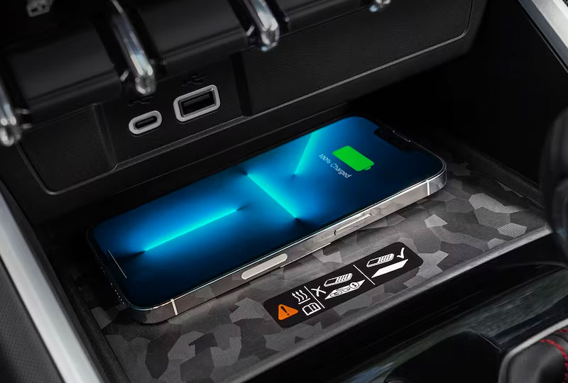 2024 Chevrolet Colorado      Interior