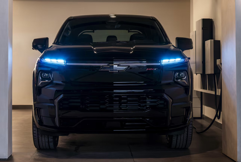 2025 Chevrolet Silverado Charging
