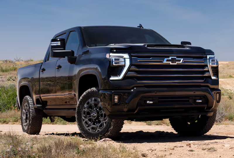 2025 Chevrolet Silverado      Exterior