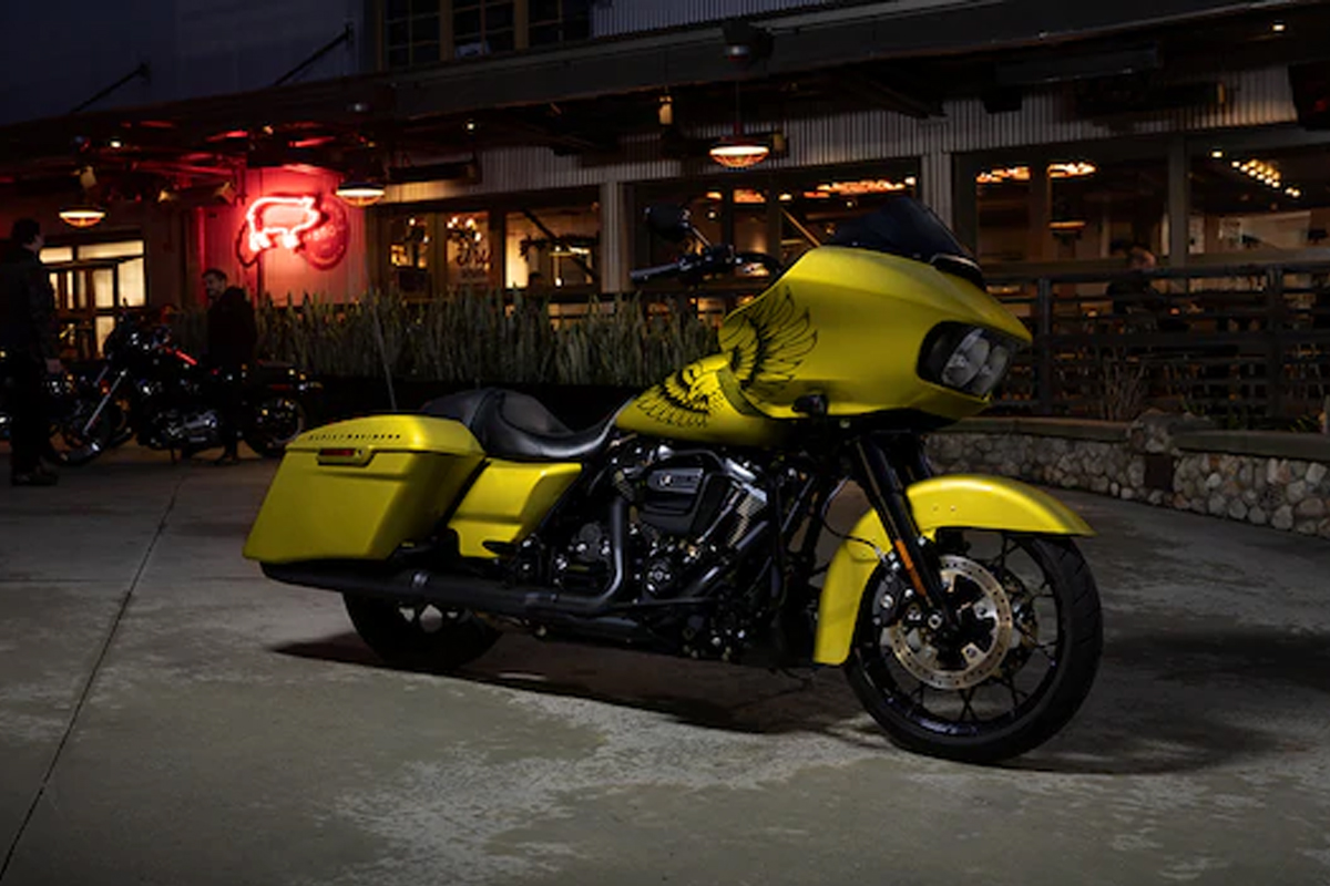 2020 Harley-Davidson Road Glide gallery 3