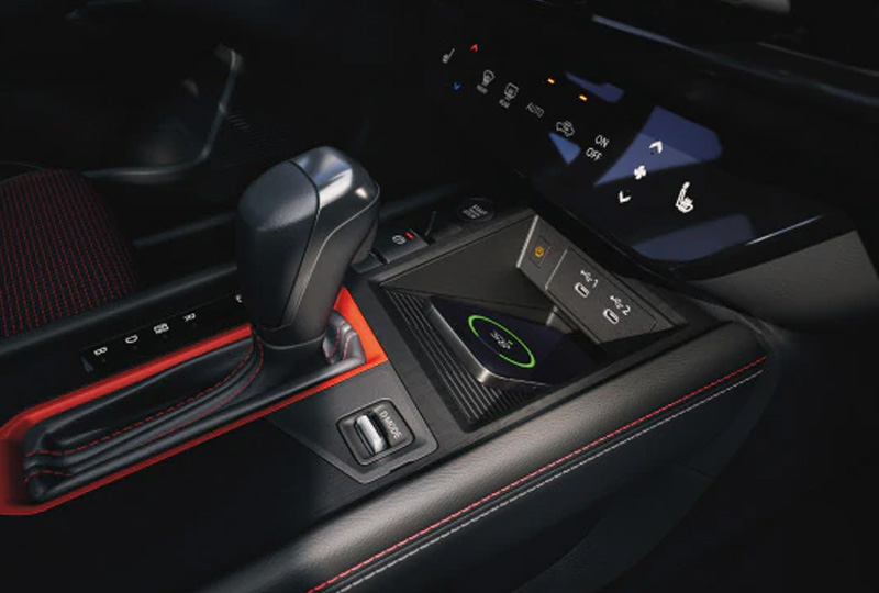 2025 NISSAN Kicks Play     Technology