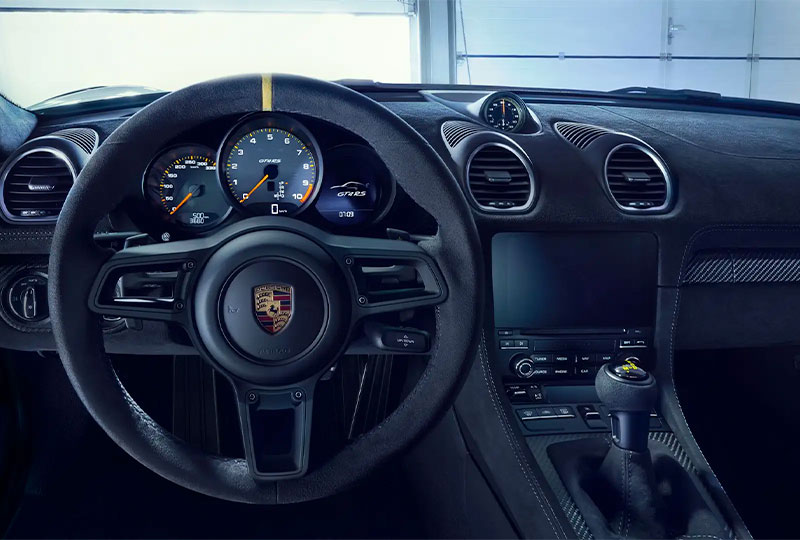 2022 Porsche 718-Cayman-GT4-RS design