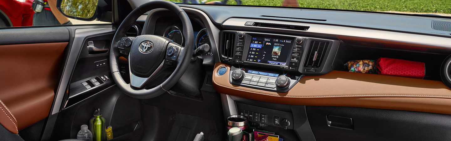 2017 Toyota RAV4 Hybrid Smart interior