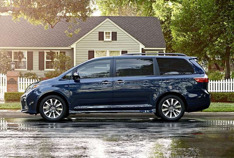 2020 Toyota Sienna Performance Cocoa FL