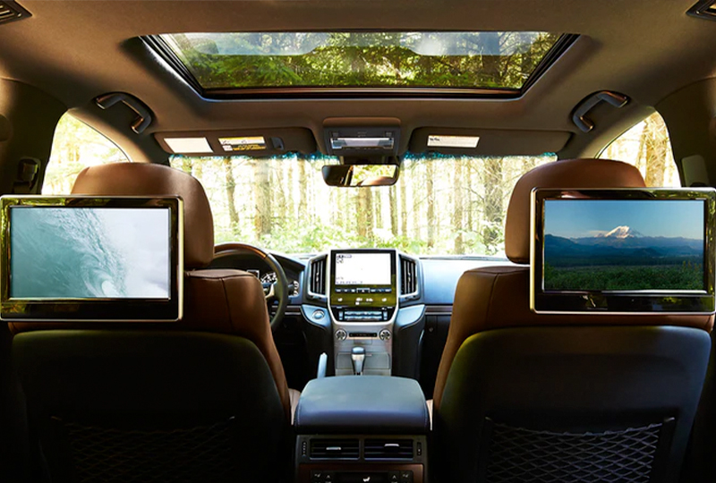 2021 Toyota Land Cruiser  technology