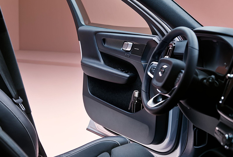 2022 Volvo XC40 Recharge  Interior