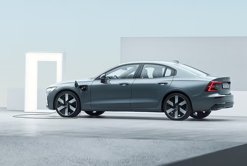 2025 Volvo S60 Plug In Hybrid Safety