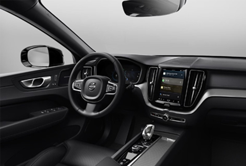 Volvo Black Edition Black cabin details and crystal shifter by Orrefors